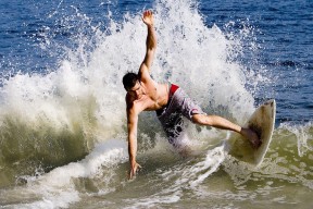 竞彩足球|U23亚洲杯首轮战报，中国男足U23坚韧取分，澳大利亚队逆转登顶小组