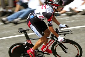 江苏体彩-布莱克本前锋盖耶完成转会上海申花，费用超百万欧元创夏季窗口亮点