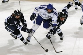 【体育彩票】风水调整成球队秘密武器？加福德脚踝旧疾再亮红灯，队记揭露长期抗争内幕