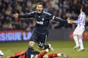 江苏体彩：沃克狂砍26分创赛季新高 全能表现率队加时险胜强敌