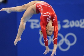 竞彩足球-悬念重重！2025中国金球奖各奖项候选者名单震撼公布