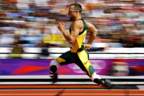 体彩大乐透_森萨博闪电般登场！第二节初10投9中轰下24分，效率惊人引爆全场