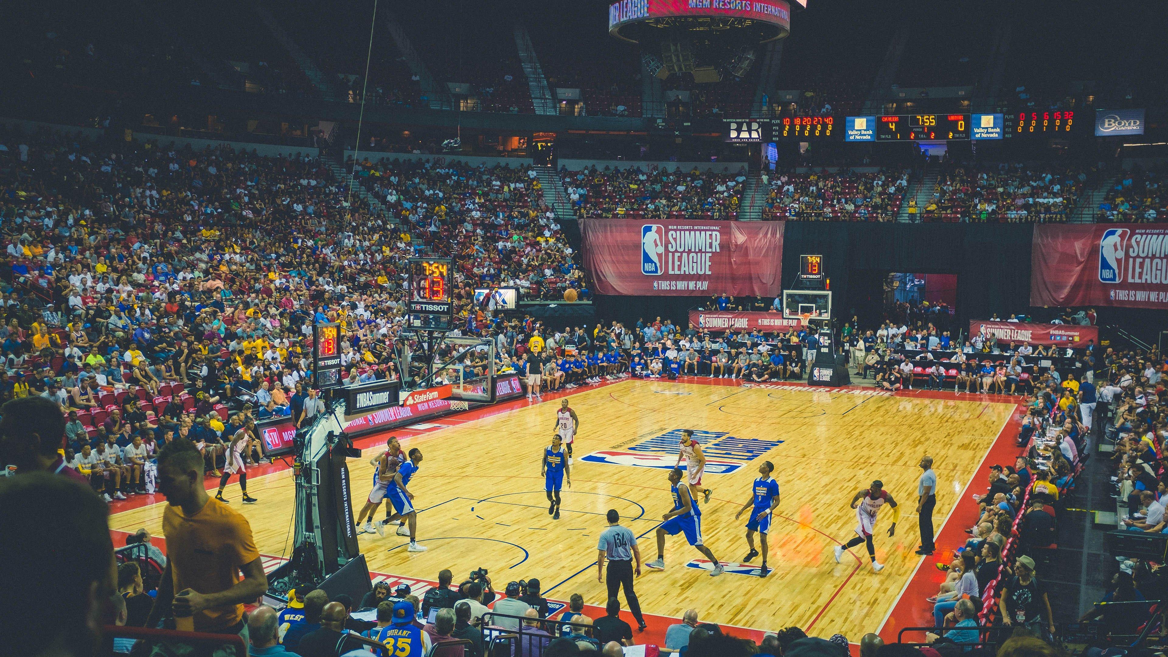 米兰夏窗战略调整，锋线升级优先于防线补强，转会市场锁定顶级攻击手