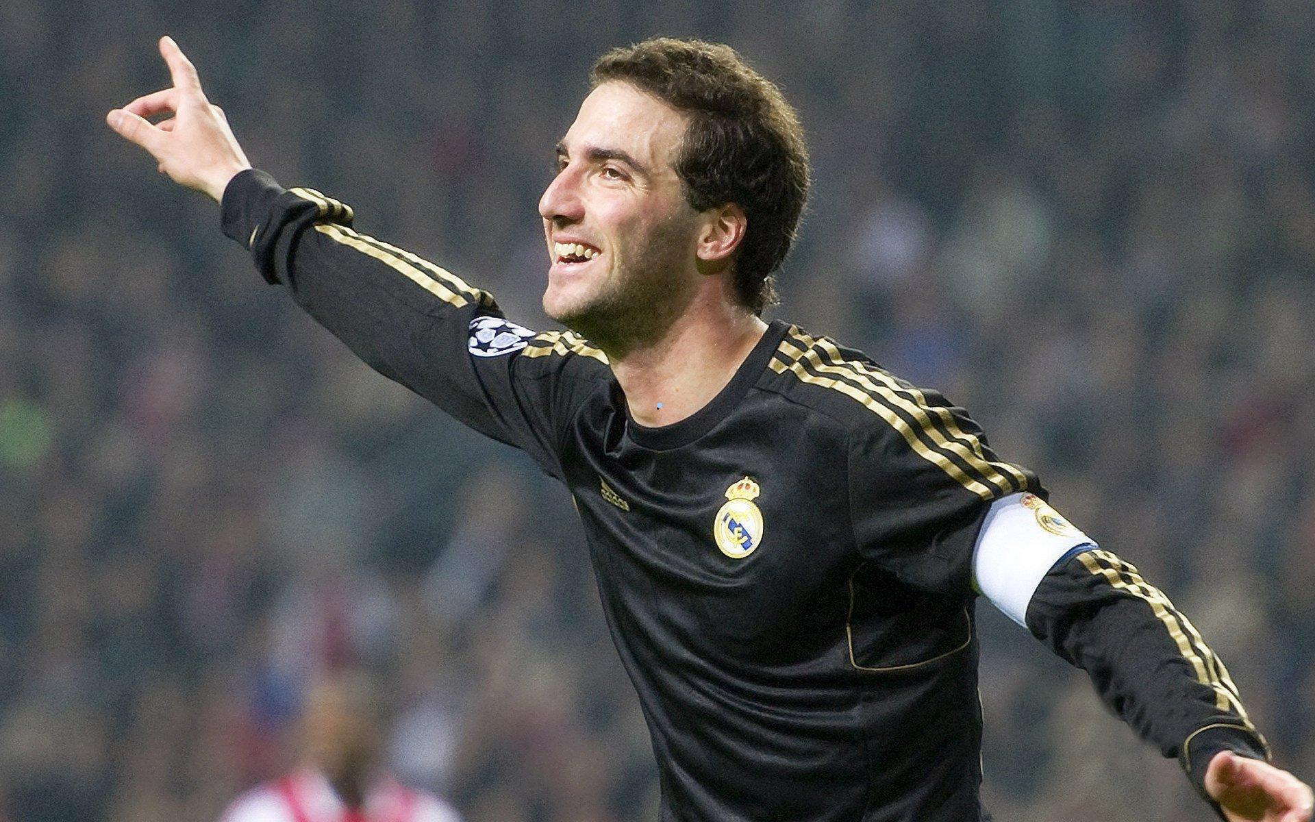 梅西访印赠礼莫迪 行程交织未竟会面引遐想