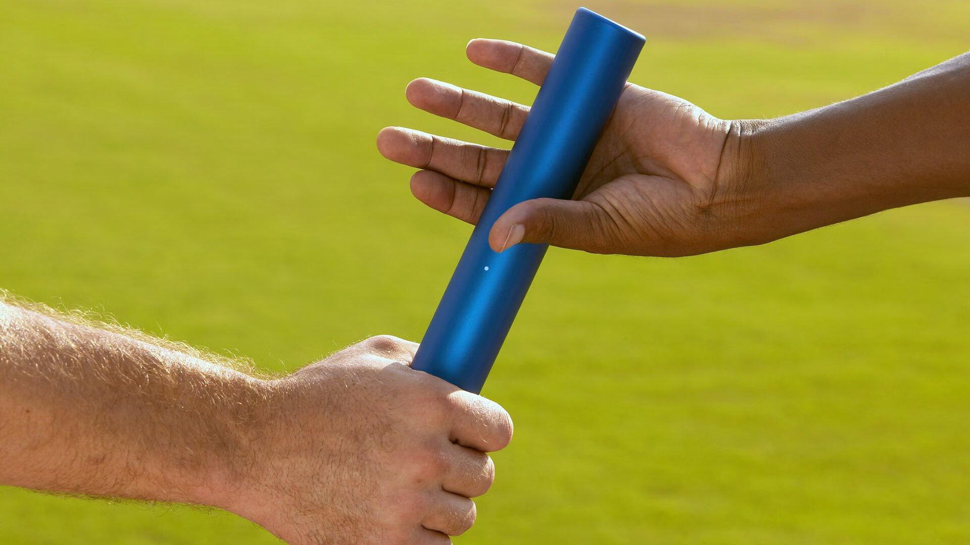 马帅离任瓜帅受牵连，合同犹在信任缺失，足坛风波再起